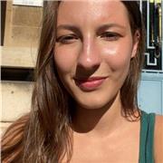 Professeure particulier donne cours de soutien scolaire en anglais aux étudiants niveau collège/lycée